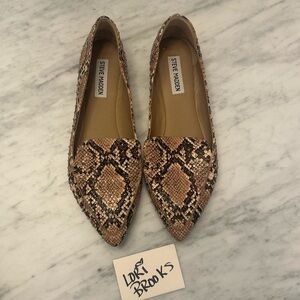 Steve Madden Women's size 9 Snakeskin Flats - Brown/Tan
